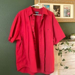 Cute red button up! Brown buttons! Cute collar!